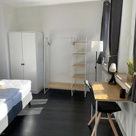 In Mit Minibalkon